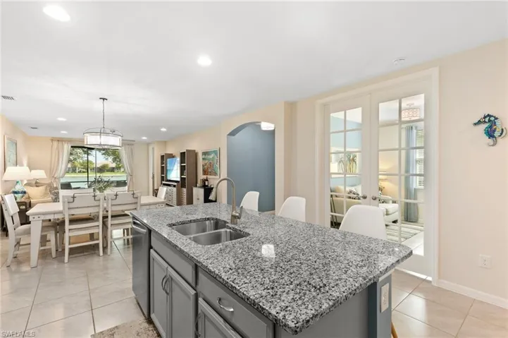 14888  Edgewater  CIR, Naples, FL 34114
