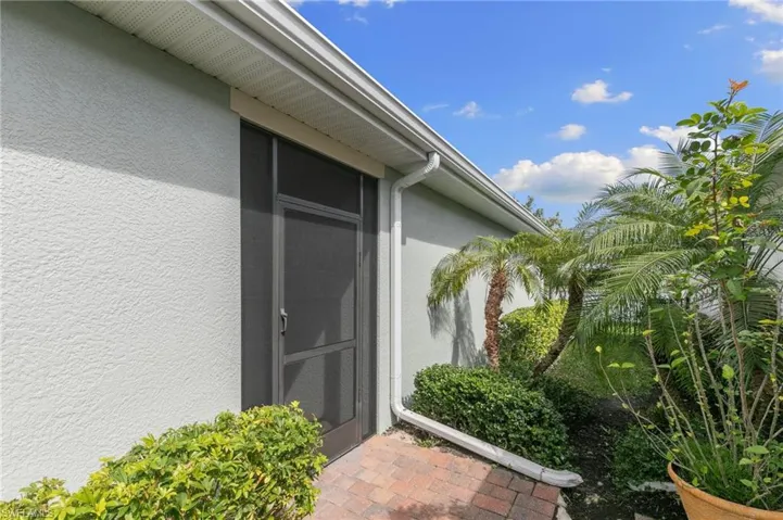 14888  Edgewater  CIR, Naples, FL 34114