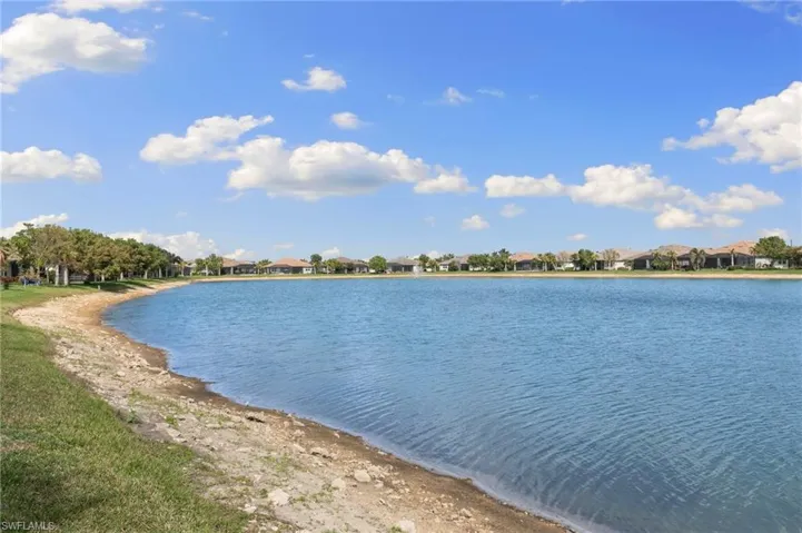 14888  Edgewater  CIR, Naples, FL 34114