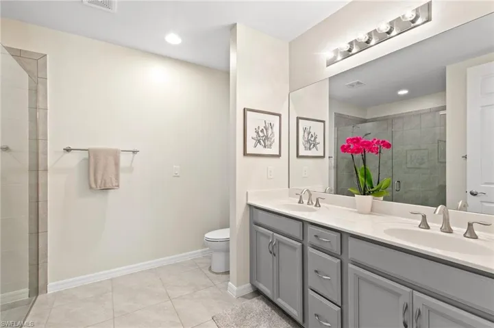 14888  Edgewater  CIR, Naples, FL 34114