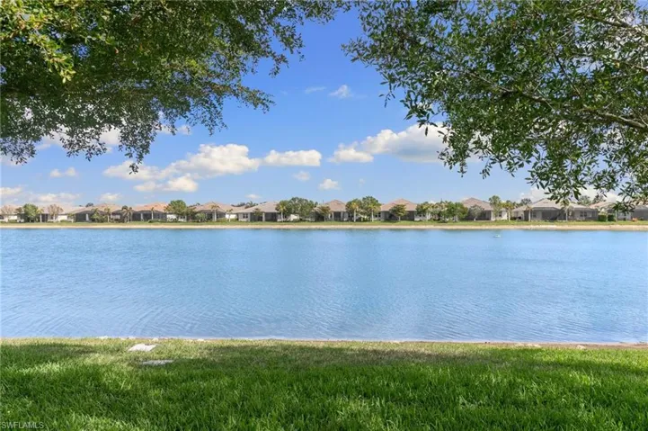 14888  Edgewater  CIR, Naples, FL 34114