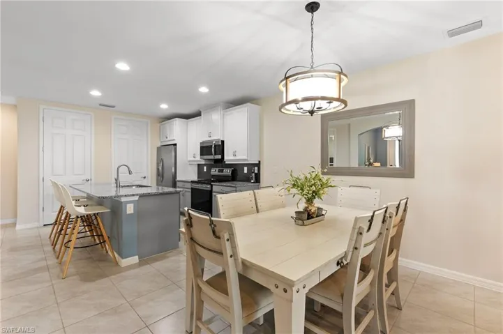14888  Edgewater  CIR, Naples, FL 34114