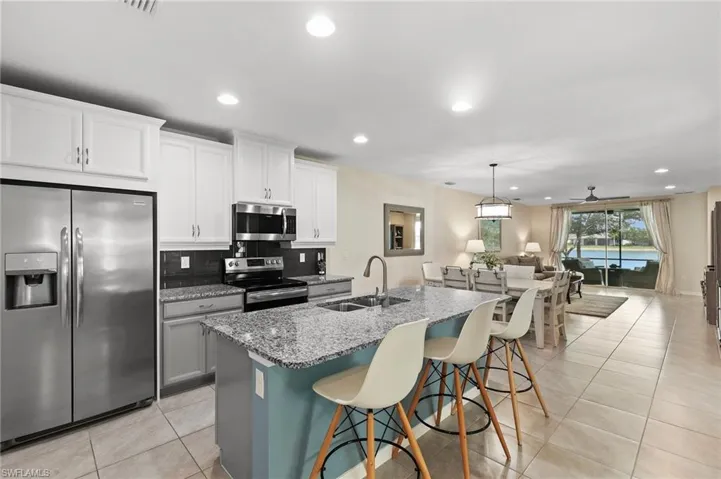 14888  Edgewater  CIR, Naples, FL 34114