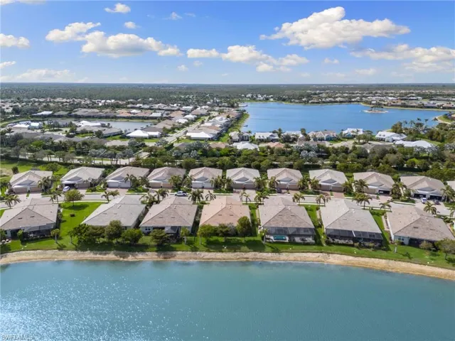 14888  Edgewater  CIR, Naples, FL 34114