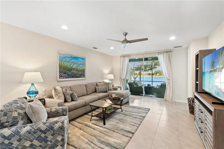 14888  Edgewater  CIR, Naples, FL 34114