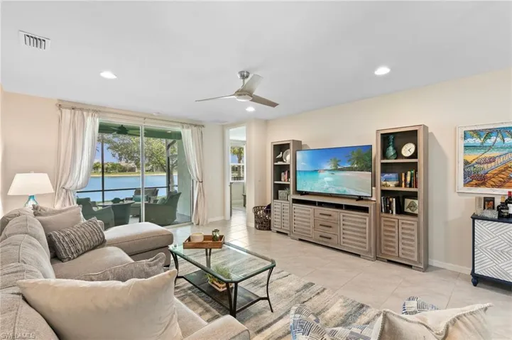 14888  Edgewater  CIR, Naples, FL 34114