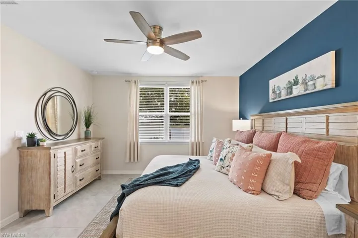 14888  Edgewater  CIR, Naples, FL 34114