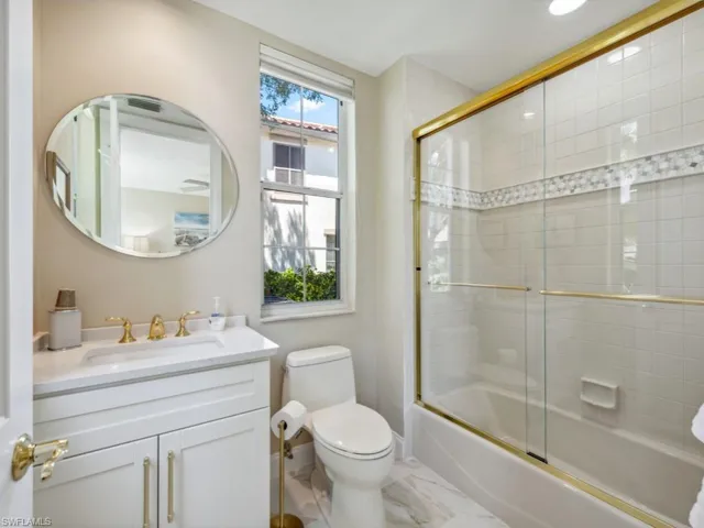 En-Suite Bath Guest Bedroom 2