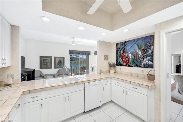 1726  Hummingbird  CT, MARCO ISLAND, FL 34145