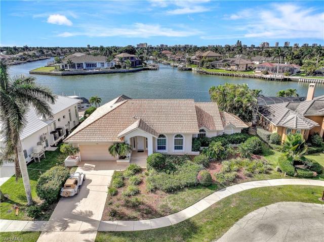 1726  Hummingbird  CT, MARCO ISLAND, FL 34145