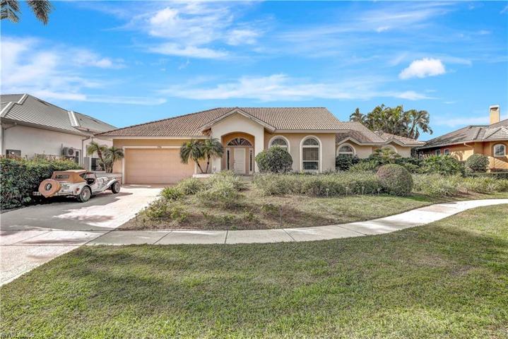 1726  Hummingbird  CT, MARCO ISLAND, FL 34145