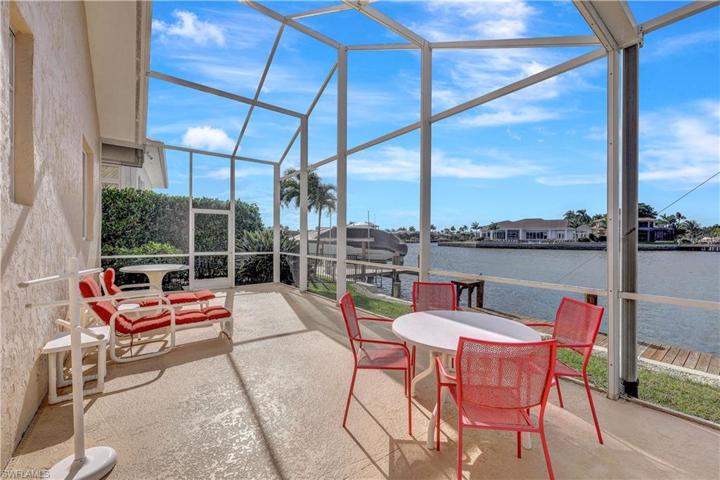 1726  Hummingbird  CT, MARCO ISLAND, FL 34145