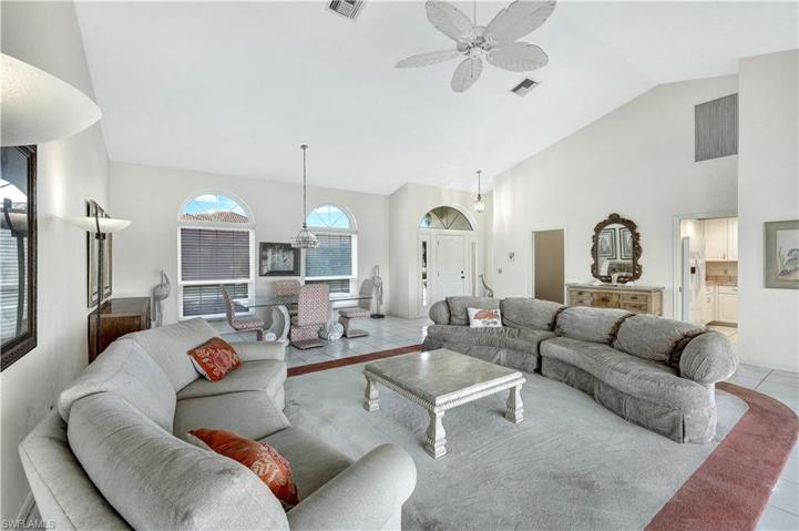 1726  Hummingbird  CT, MARCO ISLAND, FL 34145