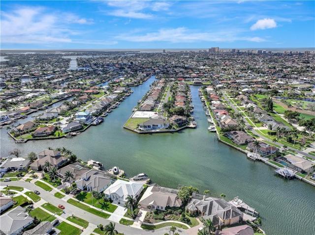 1726  Hummingbird  CT, MARCO ISLAND, FL 34145