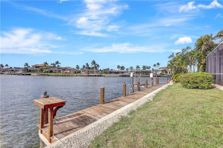 1726  Hummingbird  CT, MARCO ISLAND, FL 34145