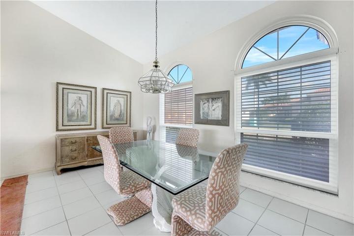 1726  Hummingbird  CT, MARCO ISLAND, FL 34145