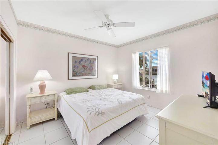 1726  Hummingbird  CT, MARCO ISLAND, FL 34145