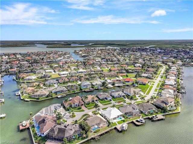 1726  Hummingbird  CT, MARCO ISLAND, FL 34145