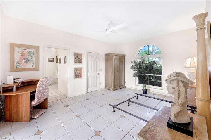 1726  Hummingbird  CT, MARCO ISLAND, FL 34145