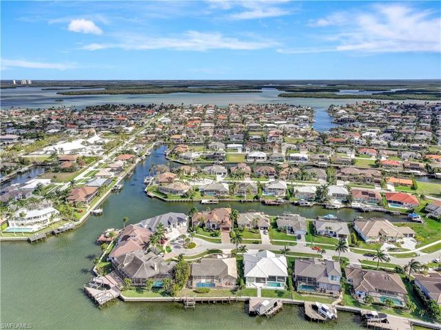 1726  Hummingbird  CT, MARCO ISLAND, FL 34145