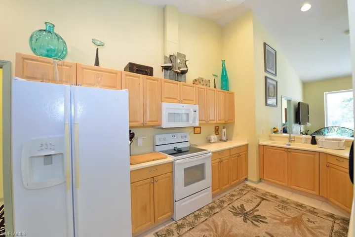 8125 Celeste Dr 5216, Naples, Florida 34113