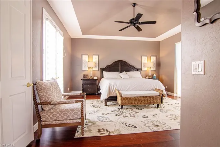 This good sized master features newer flooring and paint, coiffured ceiling, ensuite bathroom and a private balcony!