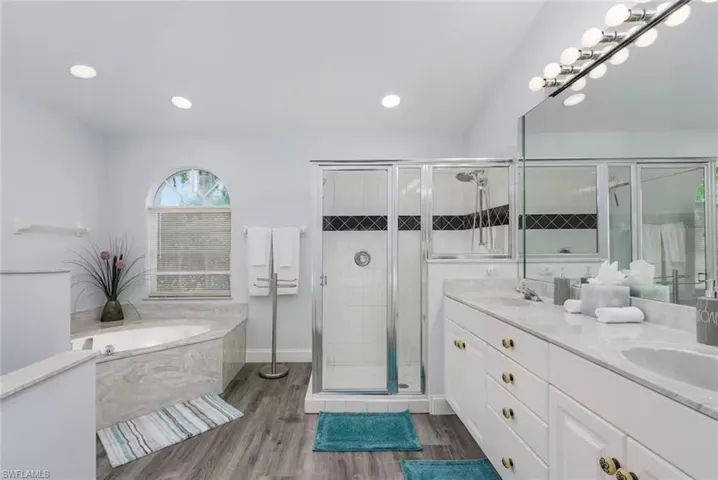 1537 Vintage Ln, Naples, Florida 34104