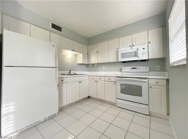3325  Airport N RD, Naples, FL 34105