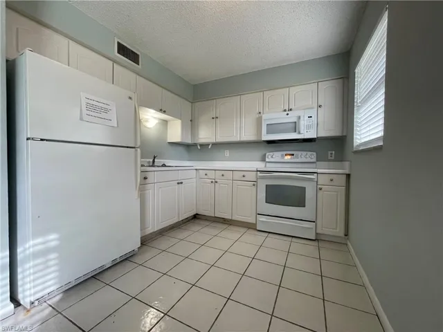 3325  Airport N RD, Naples, FL 34105