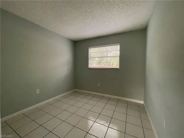 3325  Airport N RD, Naples, FL 34105