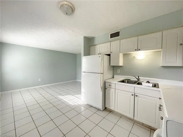 3325  Airport N RD, Naples, FL 34105