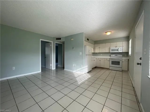 3325  Airport N RD, Naples, FL 34105