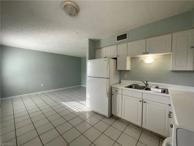 3325  Airport N RD, Naples, FL 34105