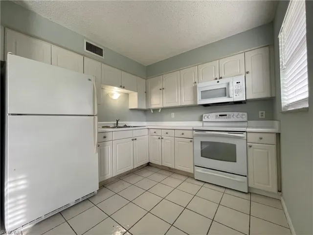3325  Airport N RD, Naples, FL 34105