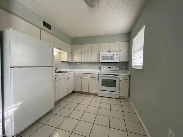 3325  Airport N RD, Naples, FL 34105