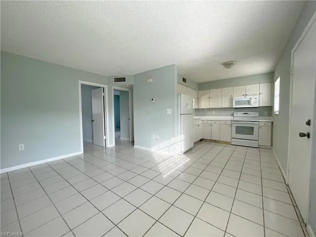 3325  Airport N RD, Naples, FL 34105