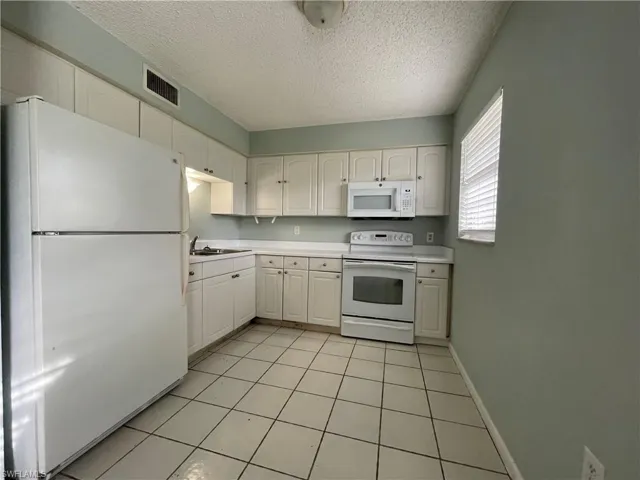 3325  Airport N RD, Naples, FL 34105