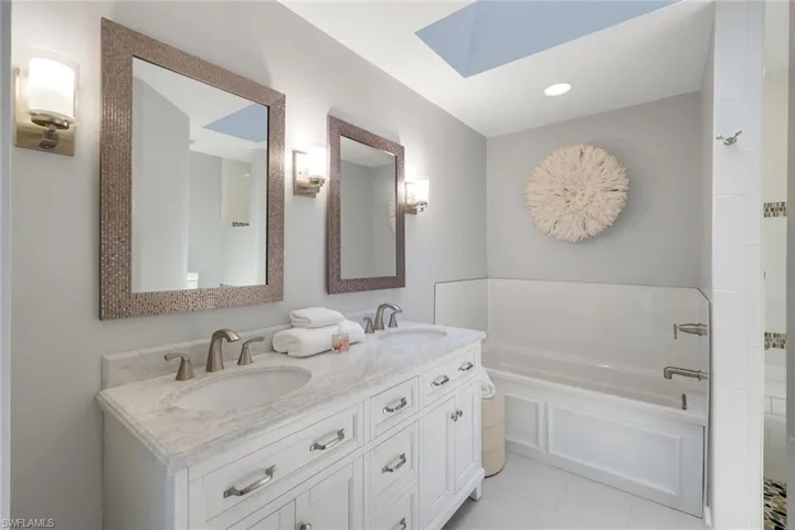 Master bath with soaking tub & walk in shower