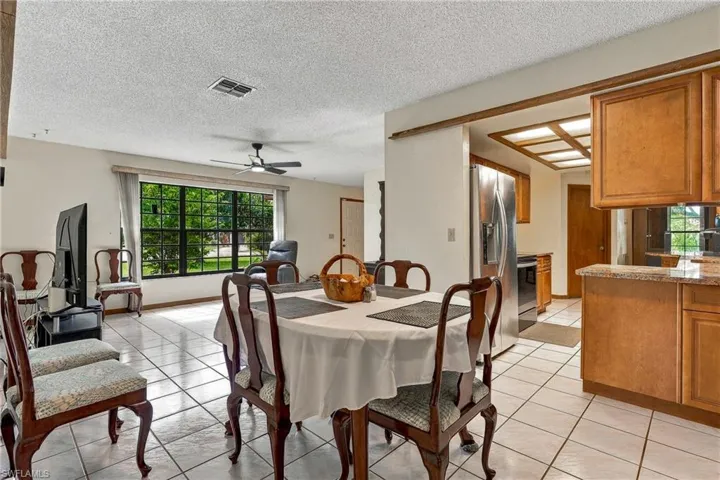2225 Se 2nd St, Cape Coral, Florida 33990