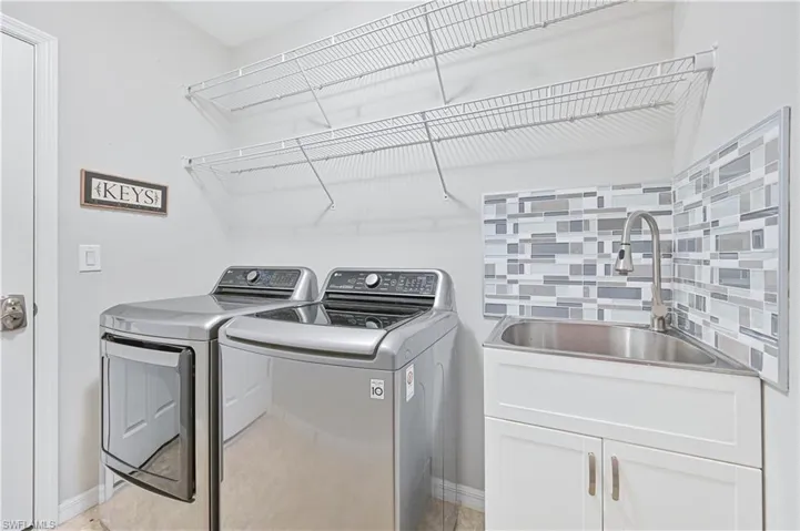 4365 Dutchess Park Rd, Fort Myers, Florida 33916