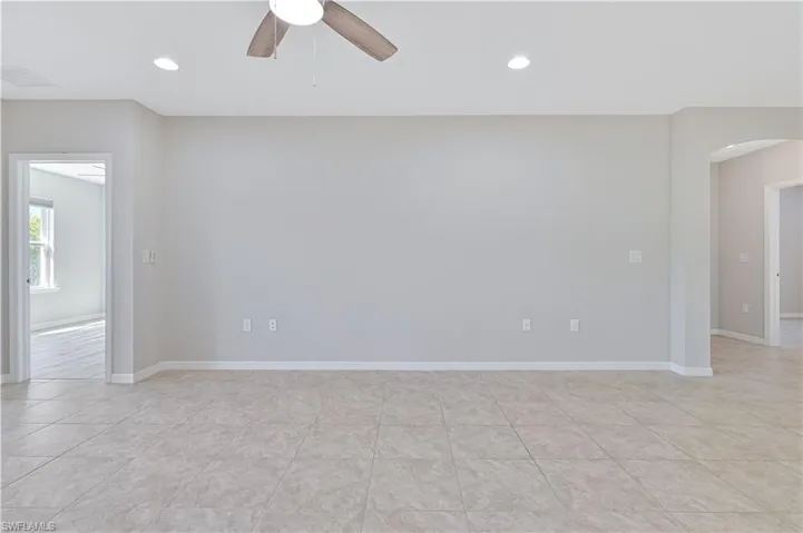 4365 Dutchess Park Rd, Fort Myers, Florida 33916
