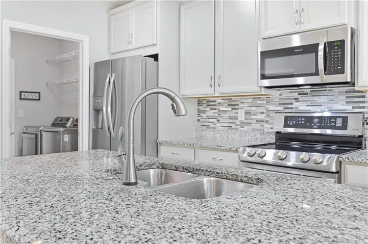 4365 Dutchess Park Rd, Fort Myers, Florida 33916
