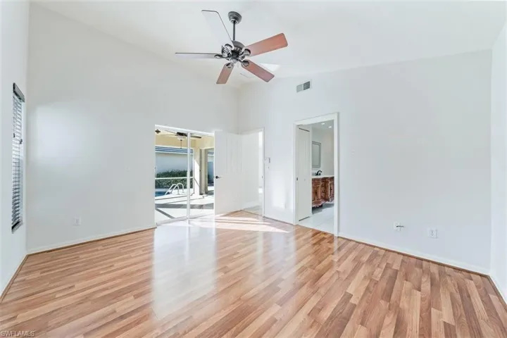 118  Fountain  CIR, Naples, FL 34119