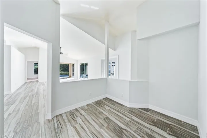 118  Fountain  CIR, Naples, FL 34119