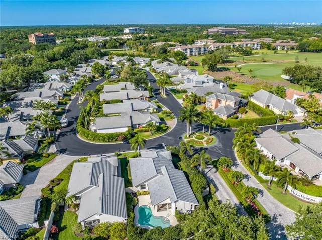 118  Fountain  CIR, Naples, FL 34119