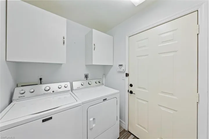 118  Fountain  CIR, Naples, FL 34119