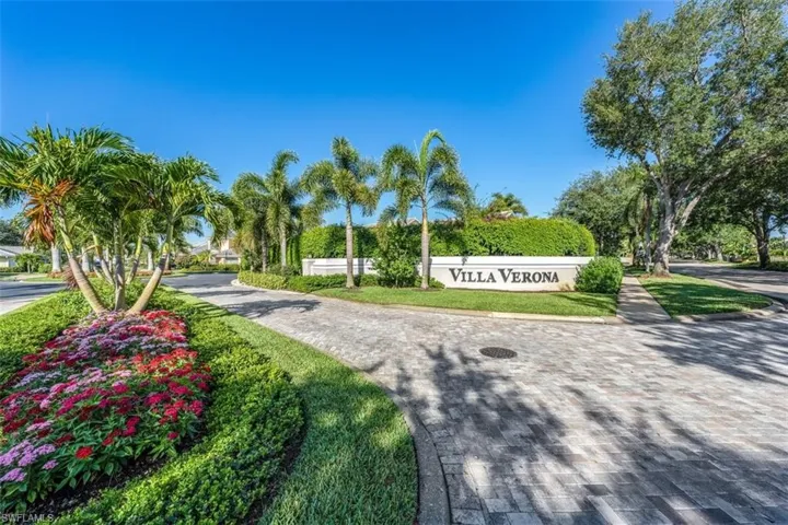 118  Fountain  CIR, Naples, FL 34119