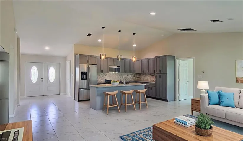 8038 Sunrise Cir, Labelle, Florida 33935