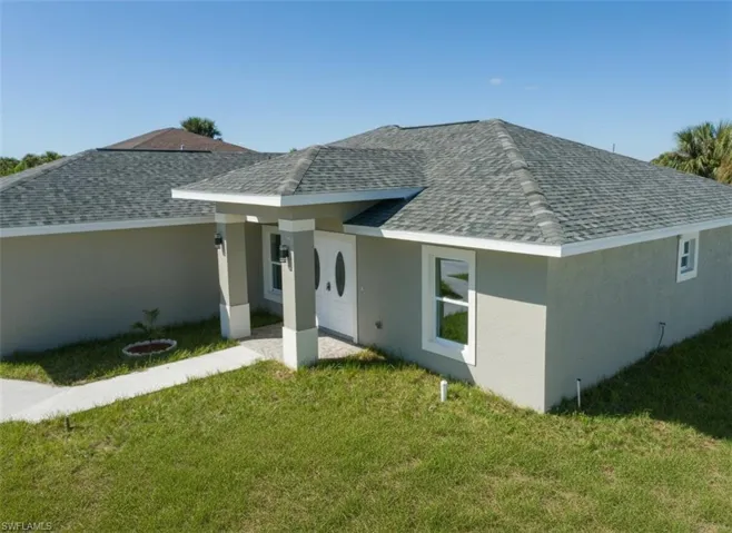 8038 Sunrise Cir, Labelle, Florida 33935