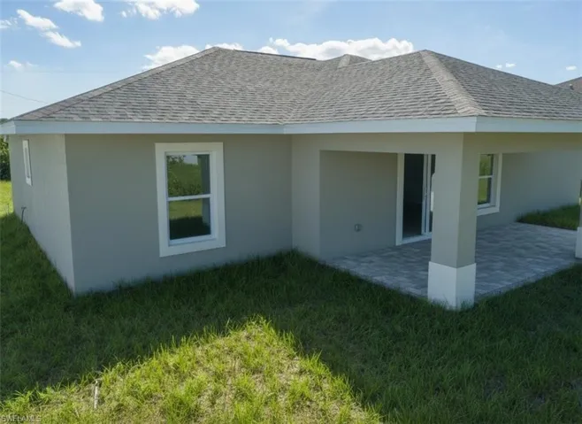 8038 Sunrise Cir, Labelle, Florida 33935